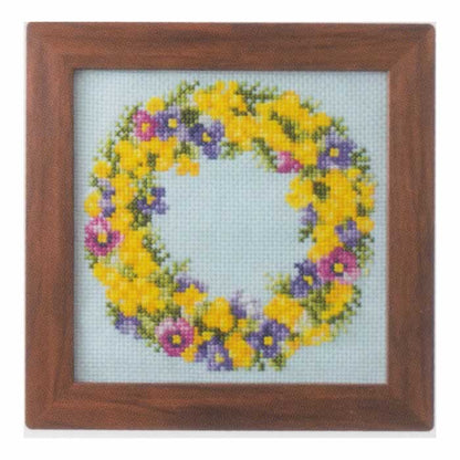 季節を彩るフラワーアレンジメント-ミモザのリース-ルシアン-コスモ-クロスステッチ-刺繍キット（送料込み）
