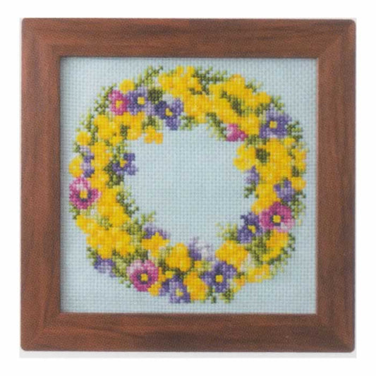 季節を彩るフラワーアレンジメント-ミモザのリース-ルシアン-コスモ-クロスステッチ-刺繍キット（送料込み）