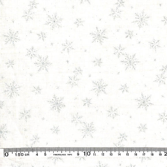送料無料　クリスマスプリント生地（布）雪の結晶柄(銀）白地 1m 単位　パッチワーク コットン100％　ディスプレー